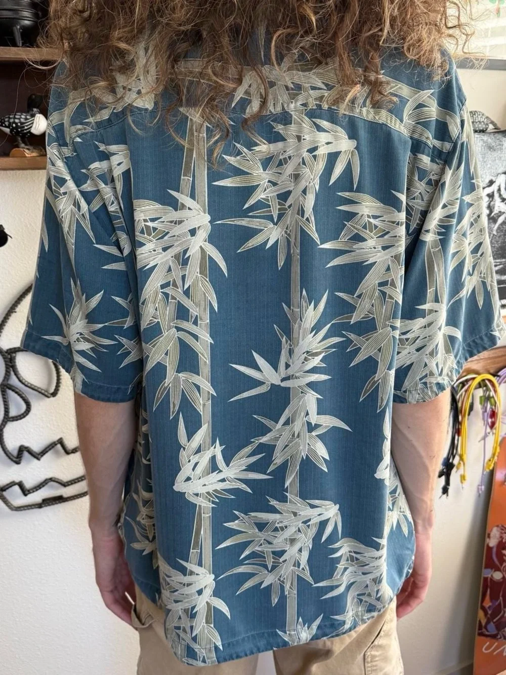 Vintage 90s 2000s Silk Bamboo AOP Loop Collar Button Down Shirt ~ Size Medium